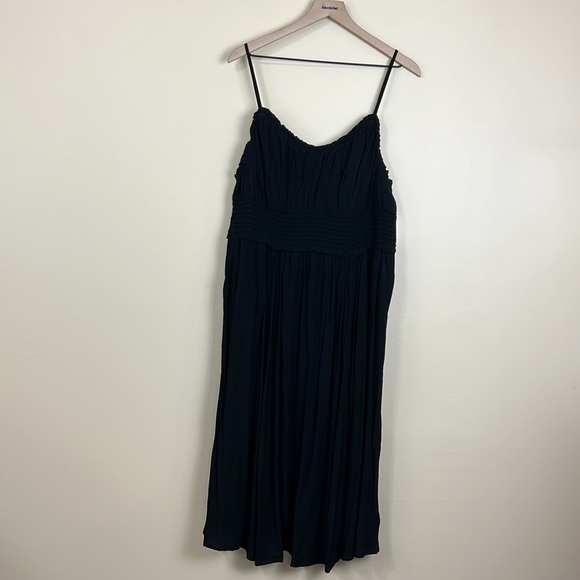 𝅺nwt fit and flair smocked dress - Picture 2 of 4